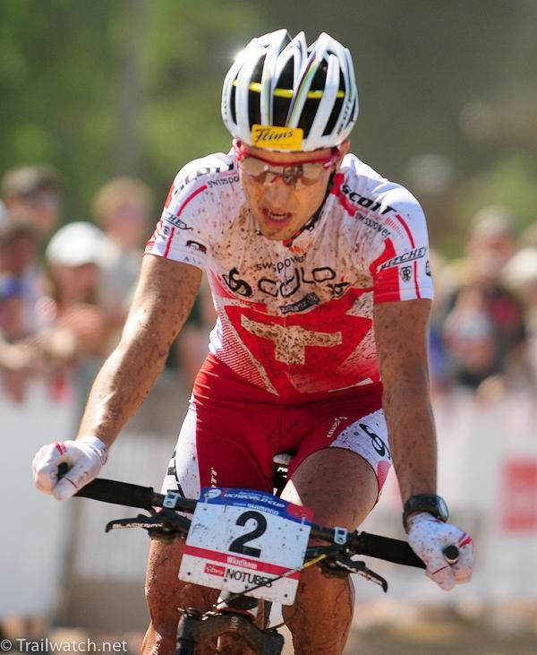 Nino Schurter (Scott Swisspower) finishing in second place.