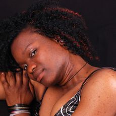 woman with acne scars