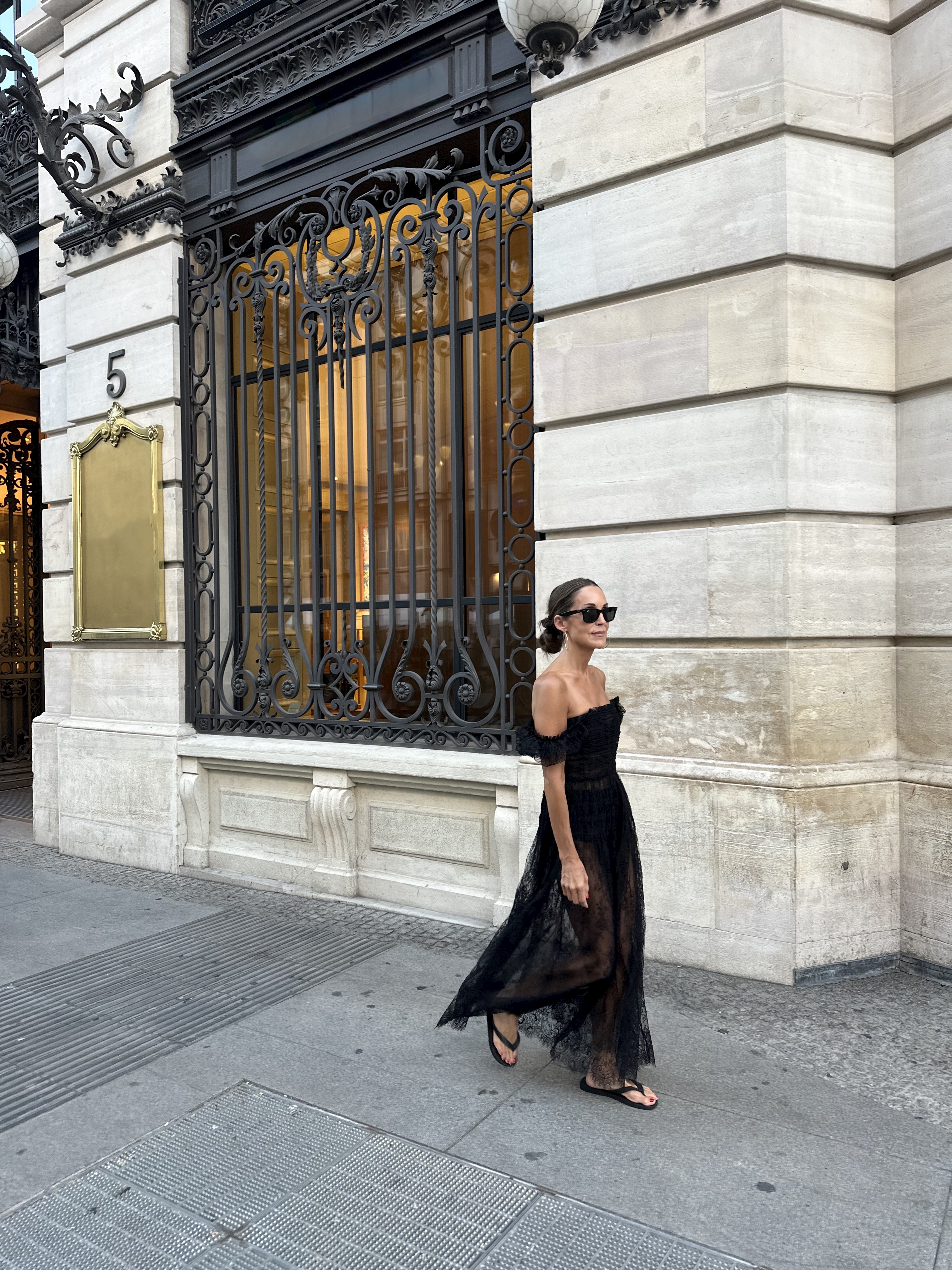 Larissa Mills outfit