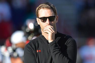 Watch Texas Tech coach Kliff Kingsbury take on his football players in a dance-off