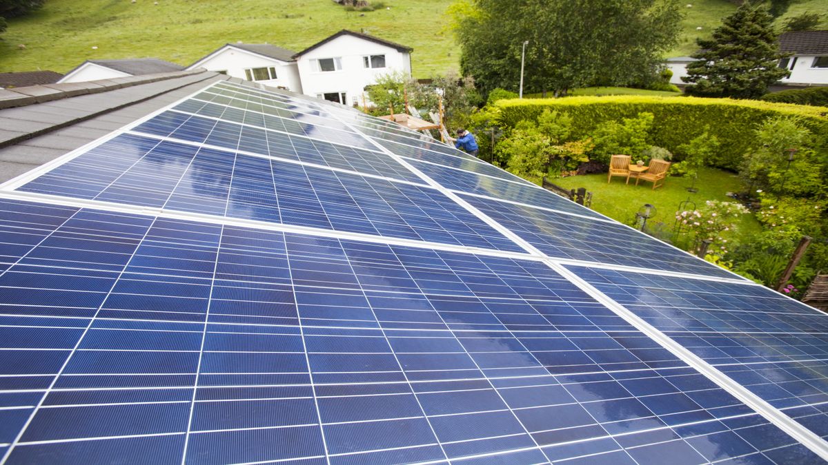 UK Homes Struggling to Go Green Amid Energy Crisis