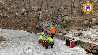 rescuers go to stranded hiker