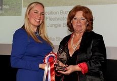 Lynne-Crowden-receiving-the-Outstanding-Mare-Award-from-Karen-Spinner-of-Horse-Hound-credit-Trevoe-Meeks.jpg