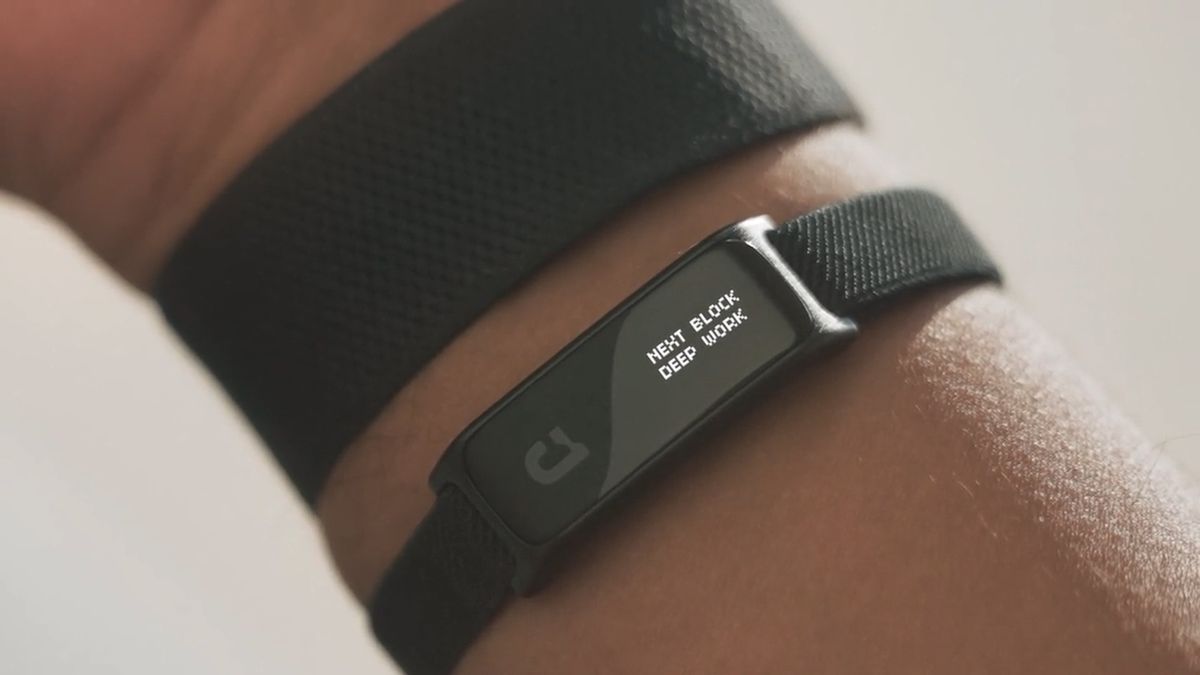 The Jaye Band is 'the world’s most discreet minimalist smartwatch' and wants to save you from your smartphone addiction