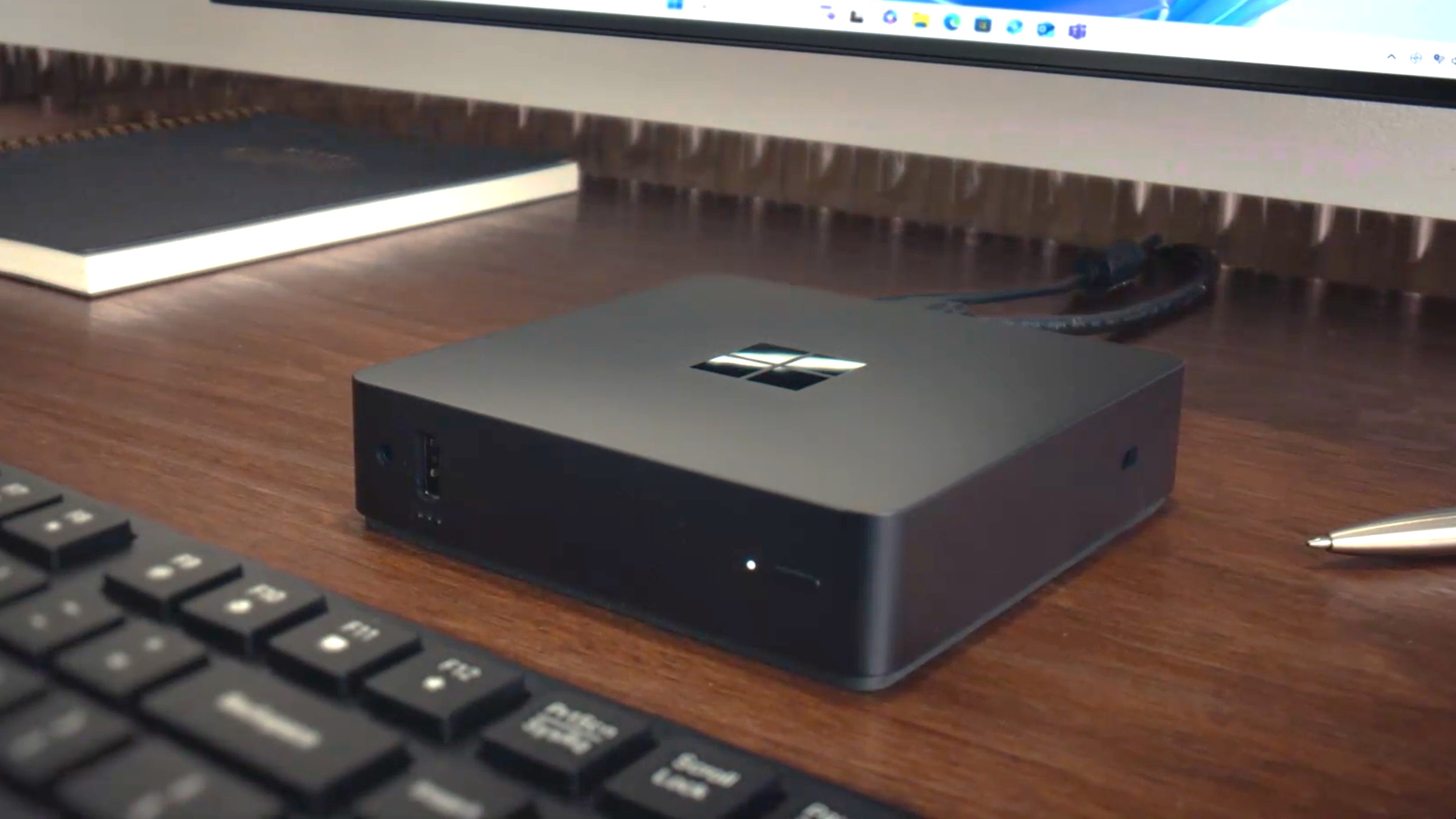 Microsoft's 'Windows 365 Link' is a mini desktop PC that only runs ...