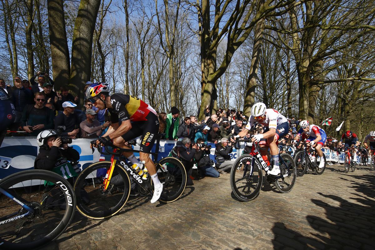 Gent Wevelgem 2022 - 84th Edition - Ypres - Wevelgem 248,8 km - 27/03/2022 - Kemmel - Wout Van Aert (BEL - Team Jumbo - Visma) - Mads Pedersen (DEN - Trek - Segafredo) - photo Luca Bettini/SprintCyclingAgency&Acirc;&copy;2022