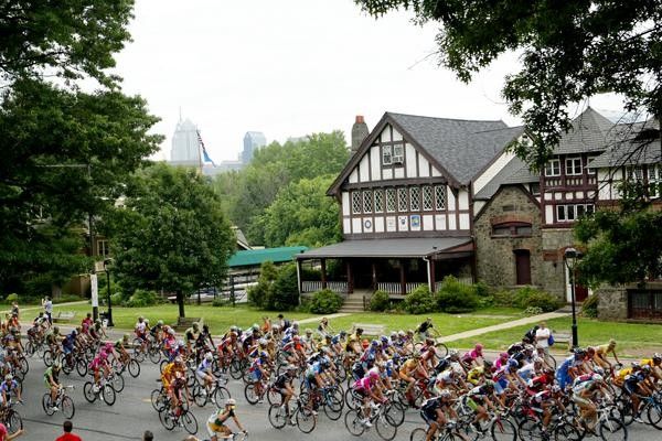 The peloton at the Philadelphia International Championship