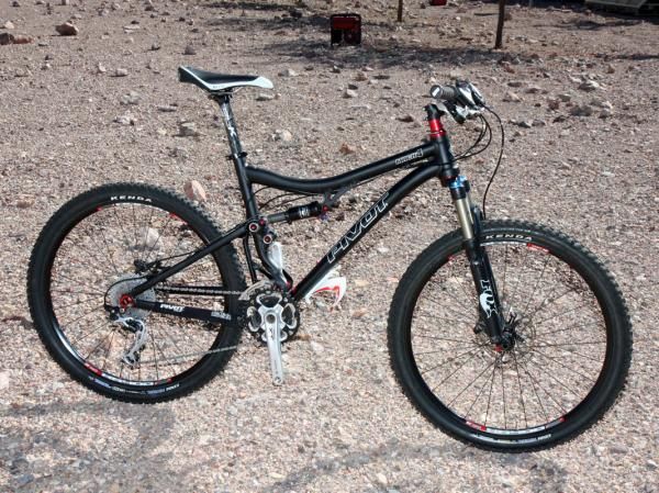 The 2011 Pivot Mach 4 drops 300g (0.625lb) from the previous version while also boasting a claimed 20 percent boost in torsional stiffness for even more precise handling than before.