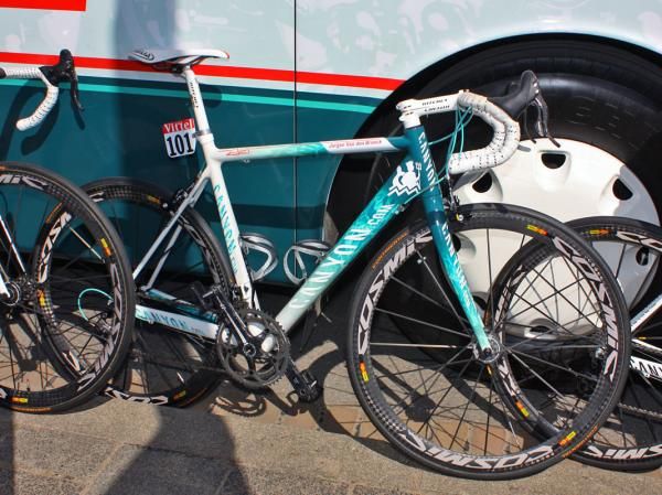 Omega Pharma-Lotto_Canyon_SLX_paint.jpg