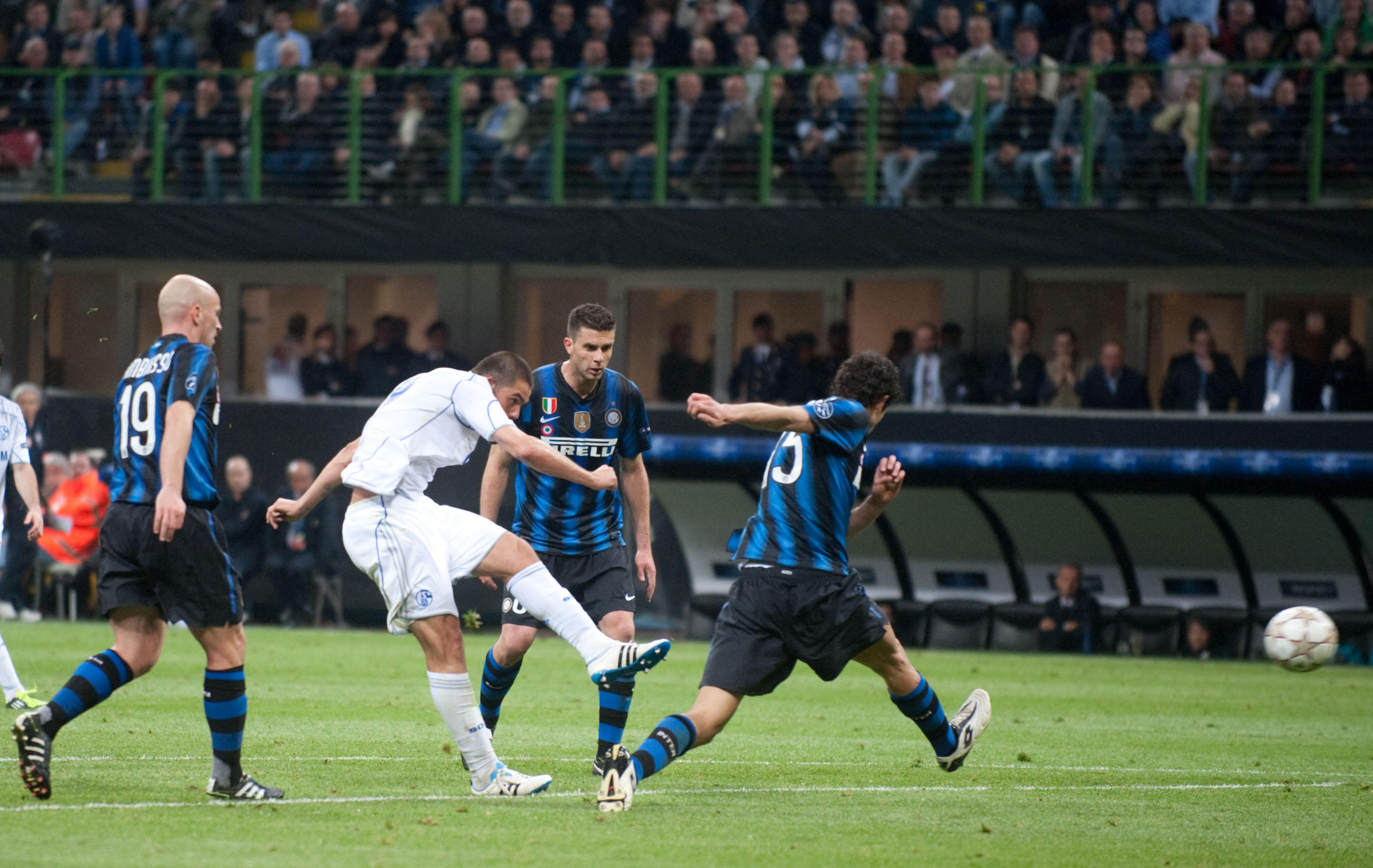 Edu scores for Schalke against Inter in the first leg of the 2010/11 Champions League quarter-final