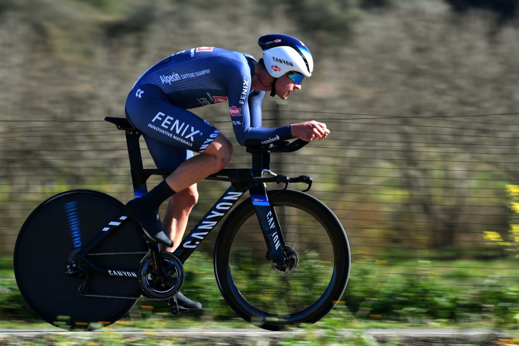 TAVIRA PORTUGAL FEBRUARY 19 Jay Vine of Australia and Team AlpecinFenix sprints during the 48th Volta Ao Algarve 2022 Stage 4 a 322km individual time trial from Vila Real de Santo Antnio to Tavira VAlgarve2022 on February 19 2022 in Tavira Portugal Photo by Luc ClaessenGetty Images