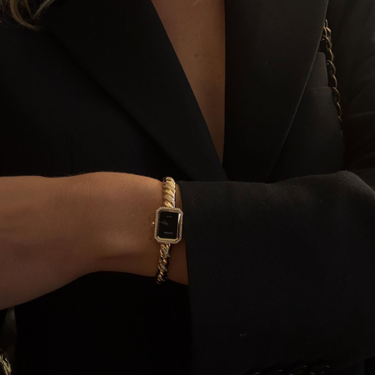 @christietyler wearing chic jewelry