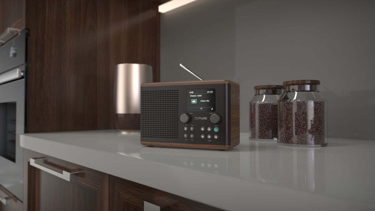 Pure Classic H4 radio in walnut on a kitchen counter 