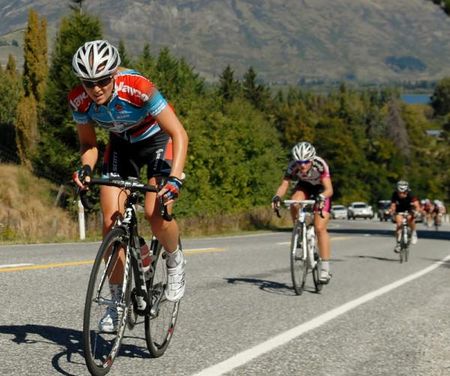 Gracie Elvin on her way to victory