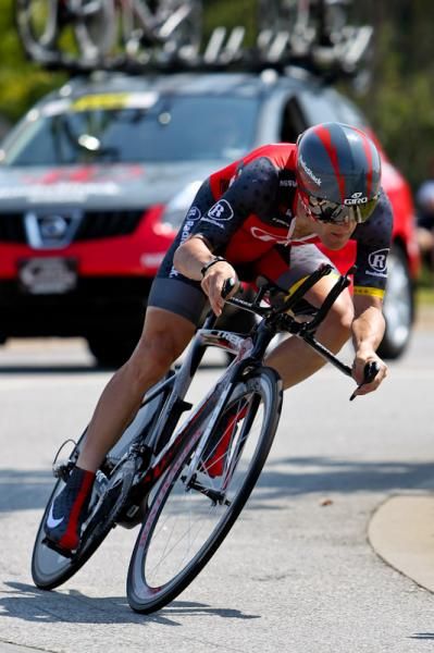 Levi Leipheimer (Radioshack) almost to the finish.