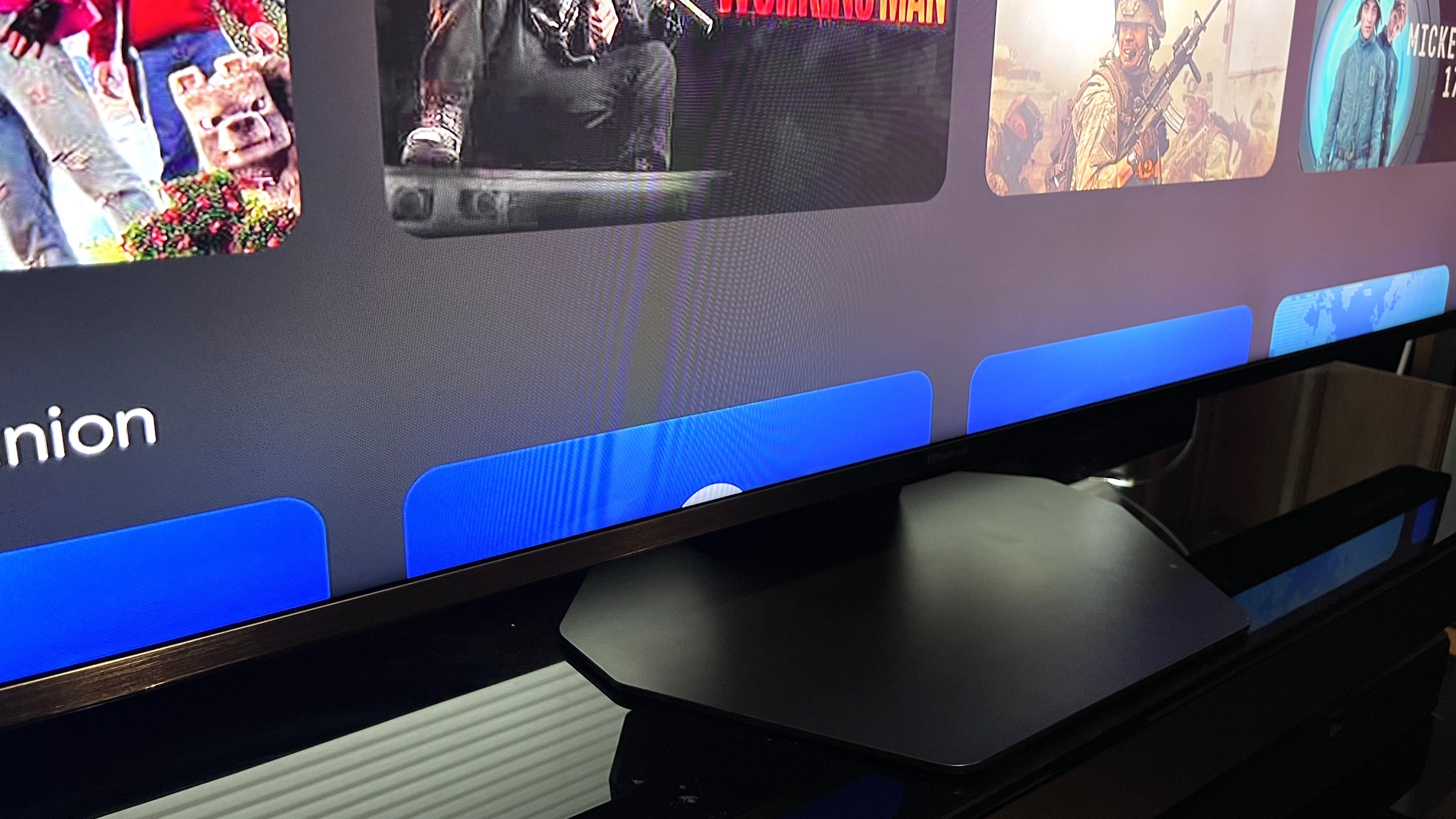 Hisense U8QG pedestal stand on TV stand