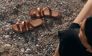 Summer sandals in brown leather by Neous