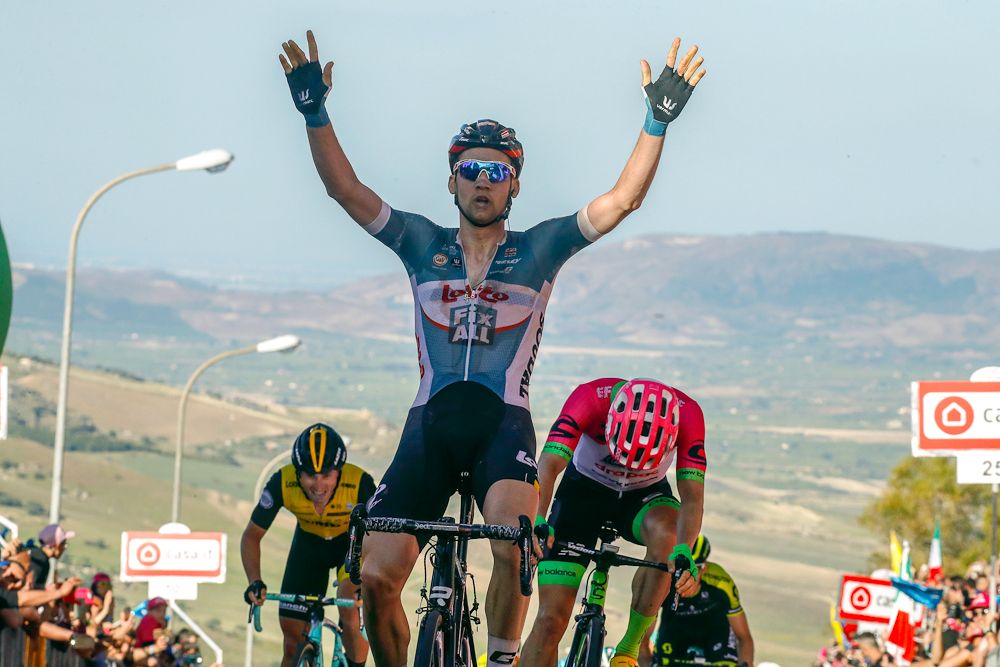 Tim Wellens wins stage 4 at the Giro d'Italia
