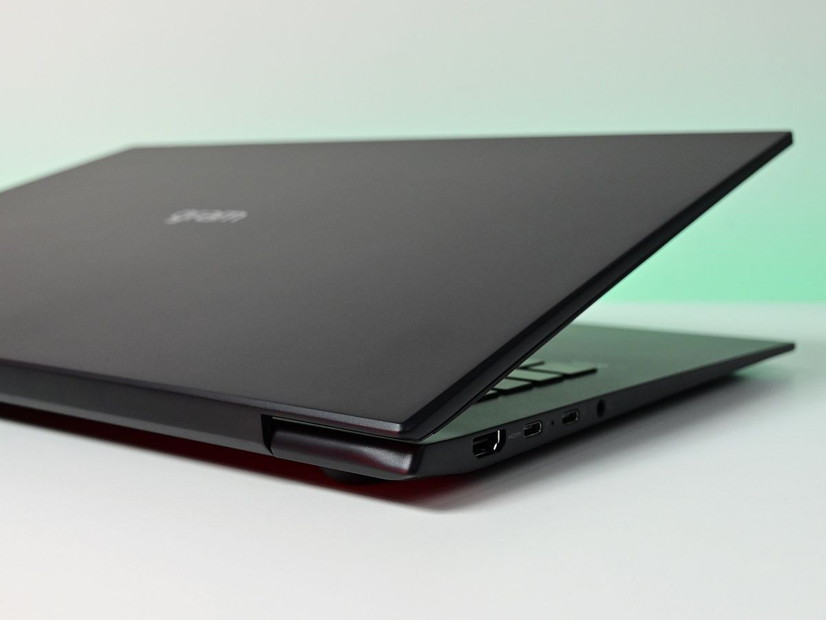 Lg Gram 17 2021 Rear