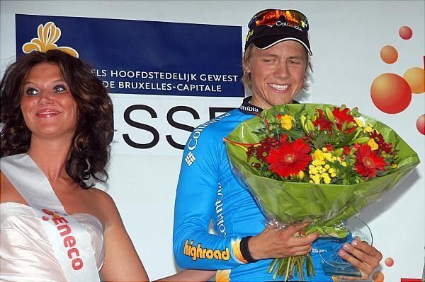 Edvald Boasson Hagen (Team Columbia) gets the flowers for winning stage six.