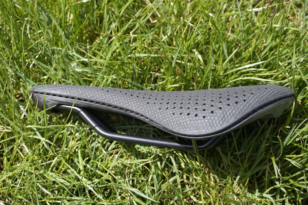 Side profile of Specialized Power Pro with Mirror Technology saddle