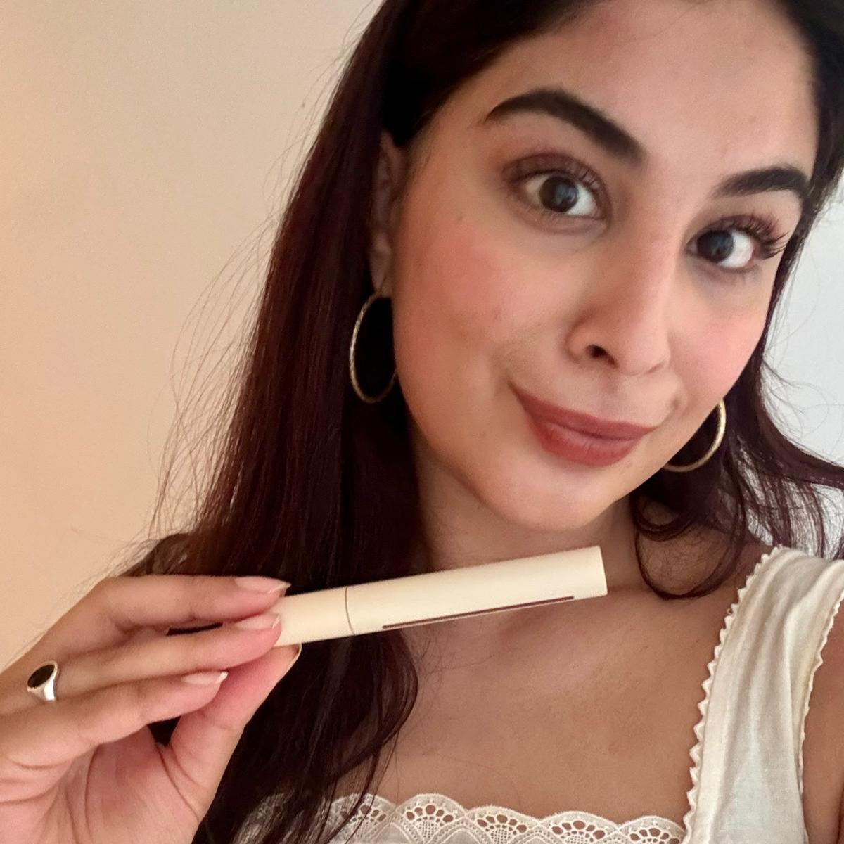 Nessa Humayun wears poutder