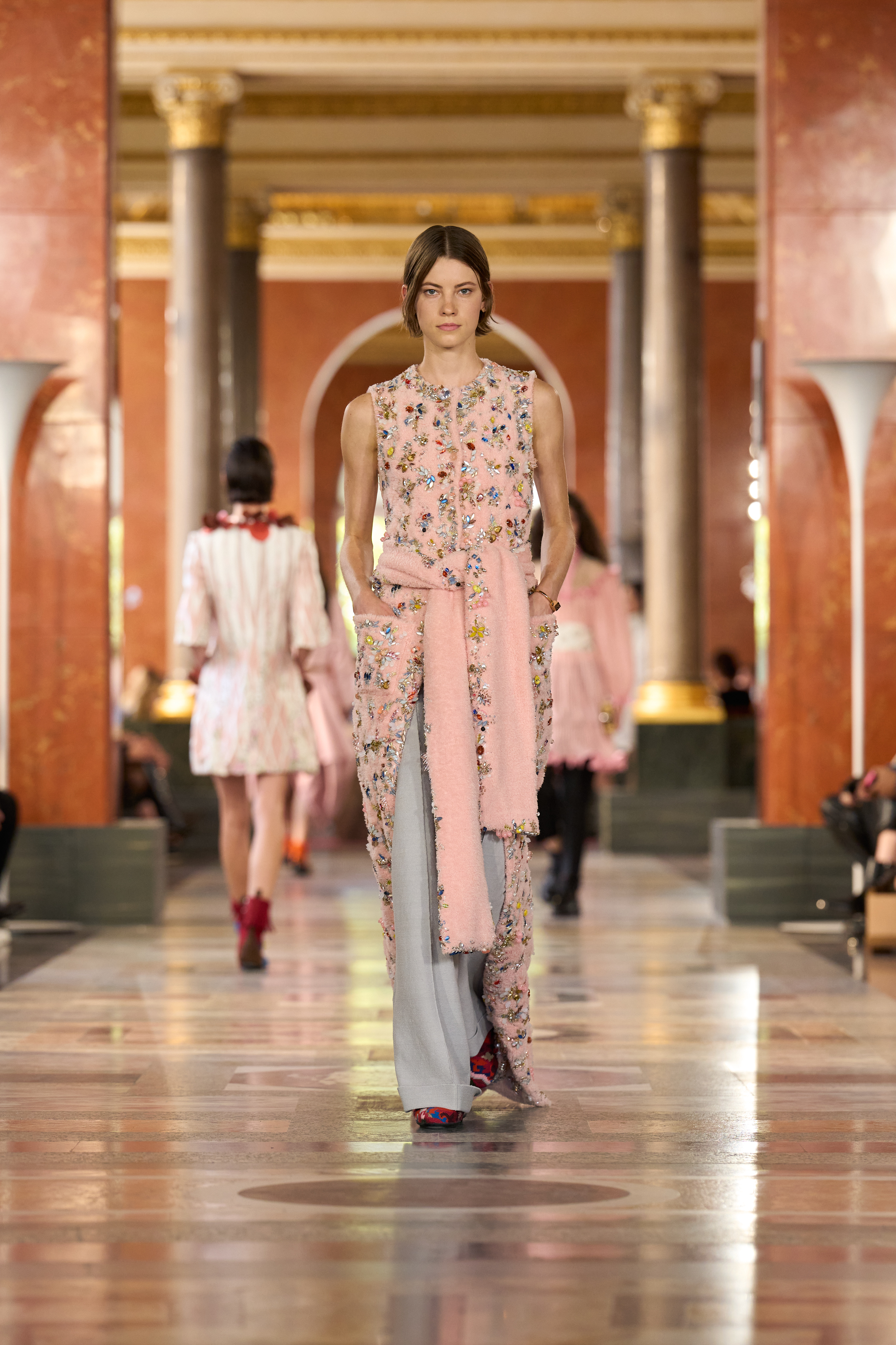 Model on the Louis Vuitton spring 2026 runway.