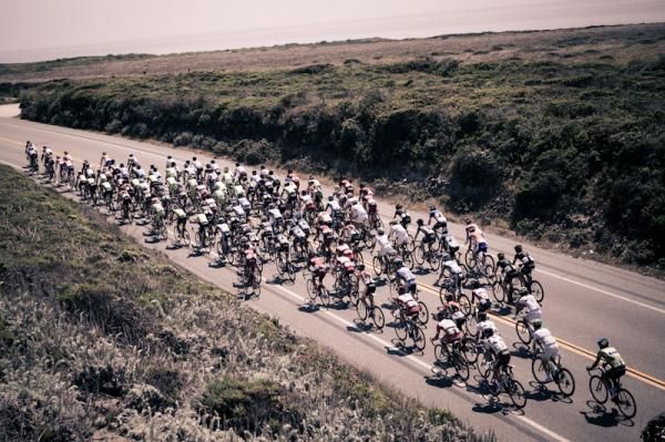 The main bunch stayed pretty calm earlier in the stage