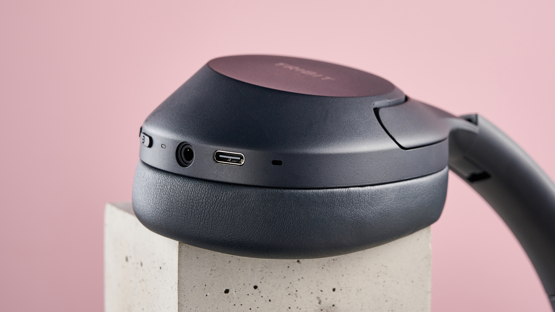 Earcup with USB-C slot and 3.5mm slot on the Tribit QuietPlus 81