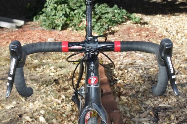 We're happy to see use of FSA's alloy Energy bar, it's an economical component that's seen use in the Tour de France
