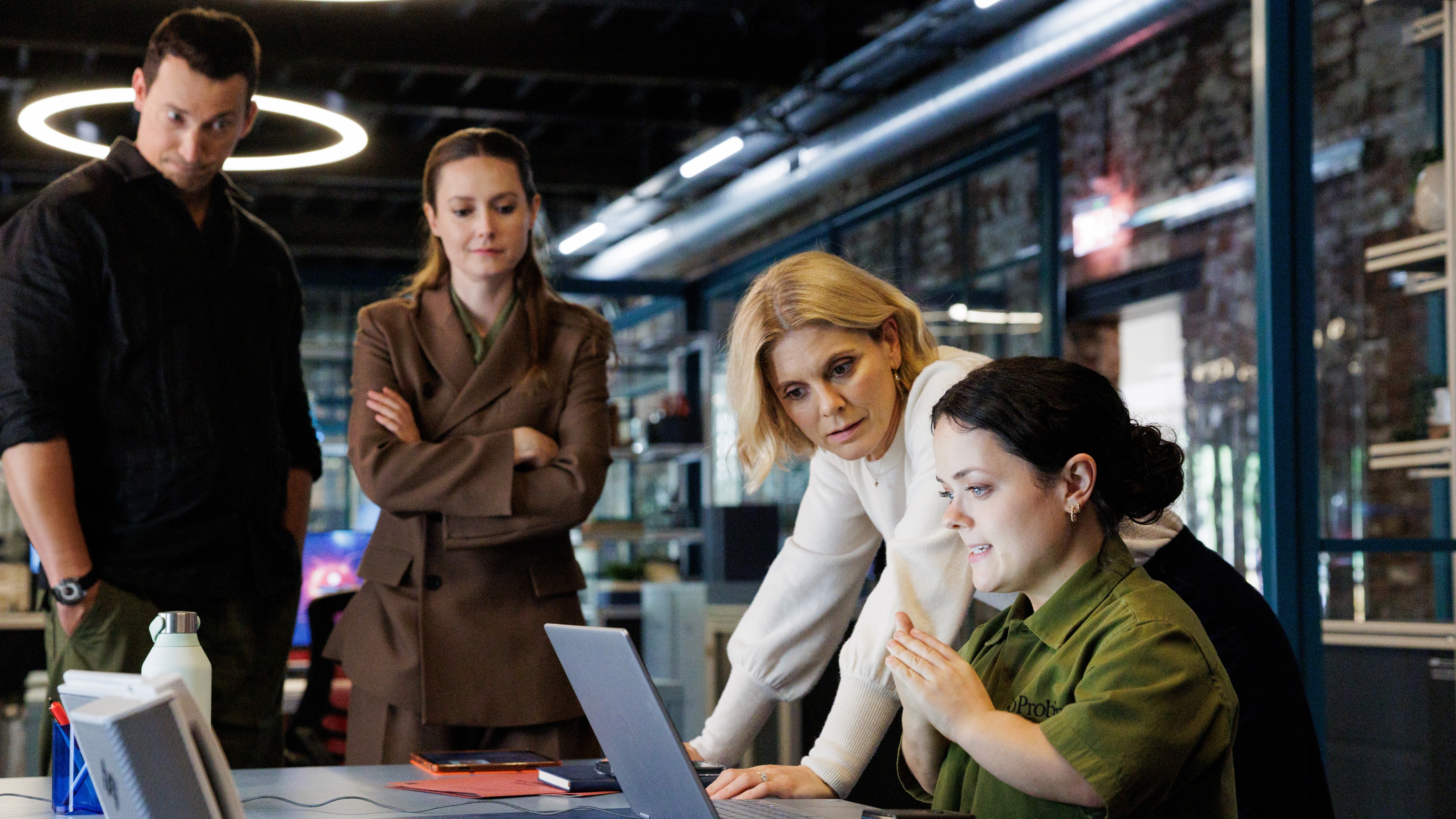 Jack Hodgson (DAVID CAVES), Dr Nikki Alexander (EMILIA FOX), Kit (FRANCESCA MILLS) and DI Ashley Moss in Silent Witness season 29