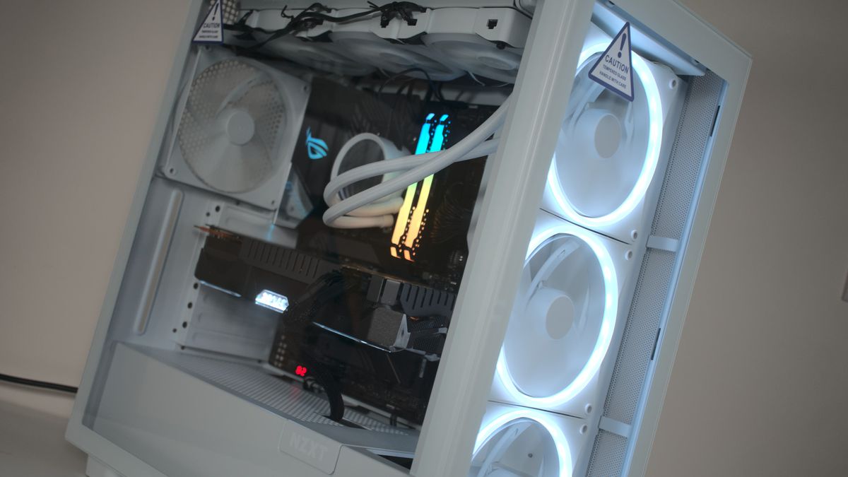 NZXT H7 Flow Matte White / Black Mid Tower Case