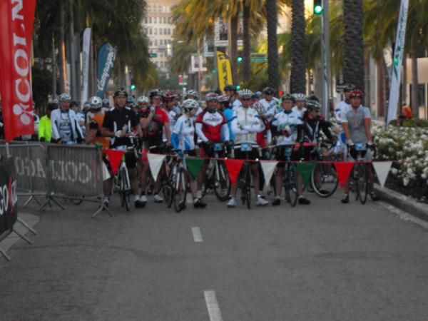 The calm before the storm, the line up for the Los Angeles Gran Fondo on Rodeo Drive