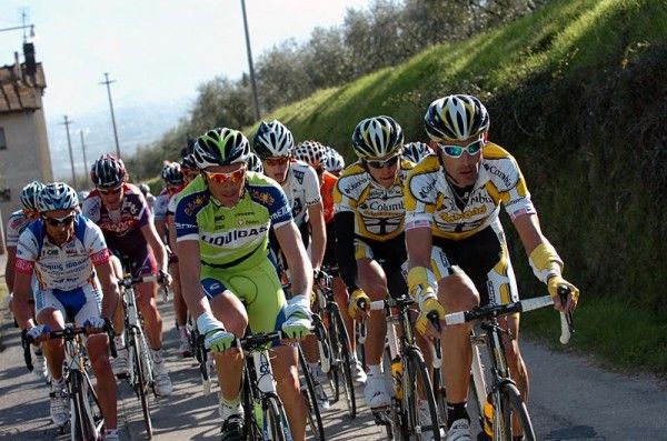 Ivan Basso (Liquigas) next to George Hincapie (Columbia-Highroad), l-r.