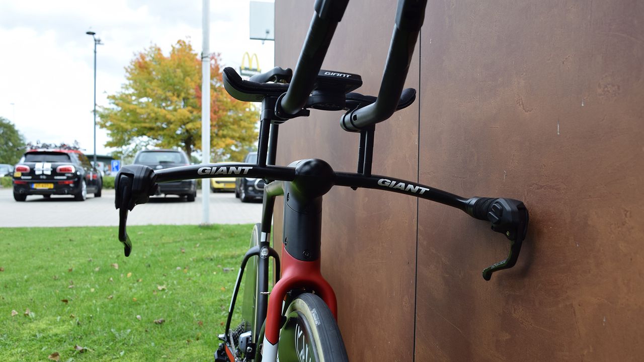 The low-profile front end reduces as much wind resistance as possible