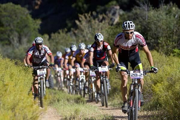 A mountain bike peloton