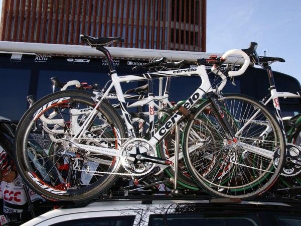 CSC's Cerv&eacute;lo R3 frames use almost impossibly thin-looking seat stays.