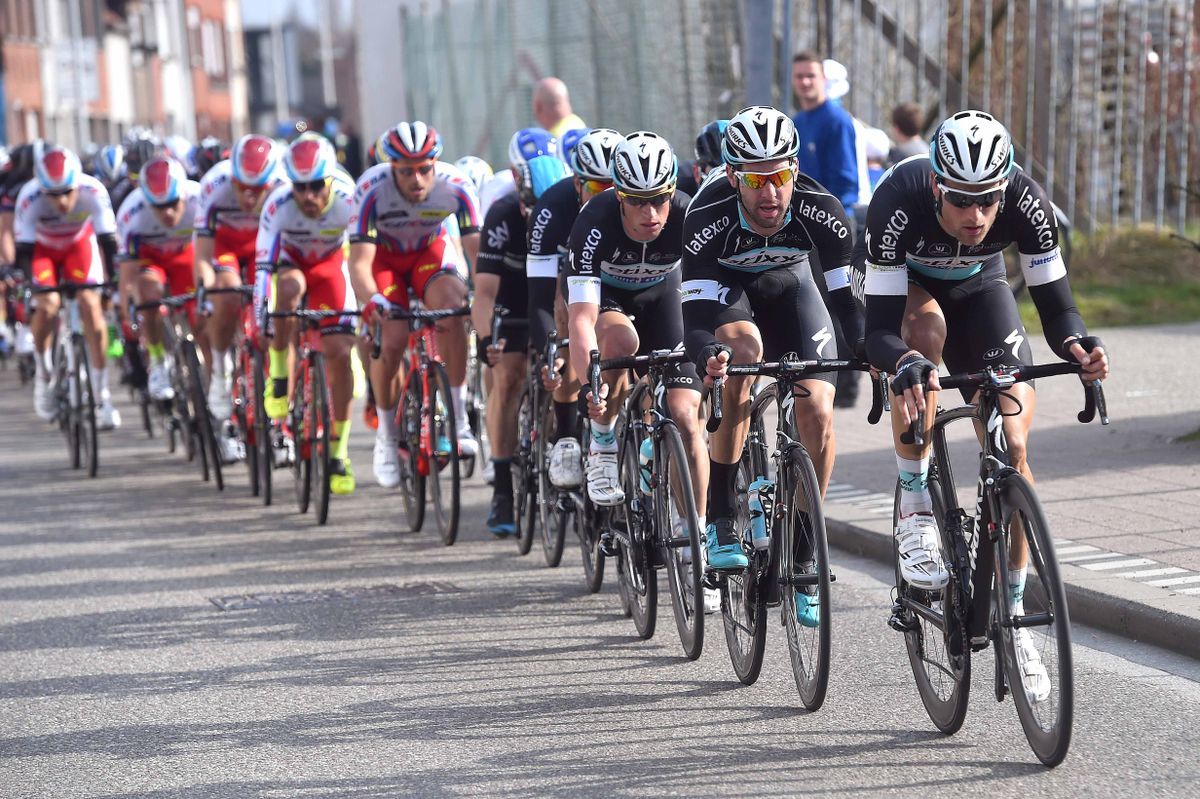 Etixx-Quickstep at the head of the field