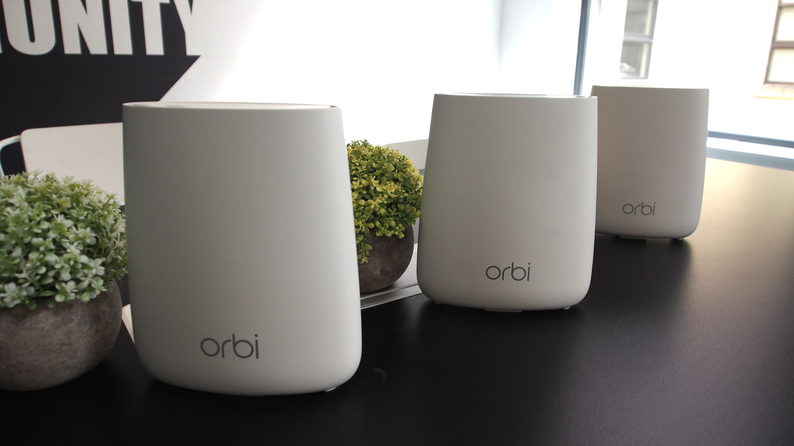 NETGEAR Orbi メッシュWi-Fi RBK50-200JPS Netgear Orbi AC2200 RBK23 review | TechRadar