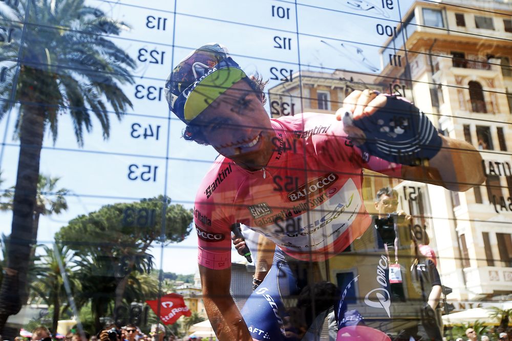 Michael Matthews sings in for stage 3 after earning pink the day before.