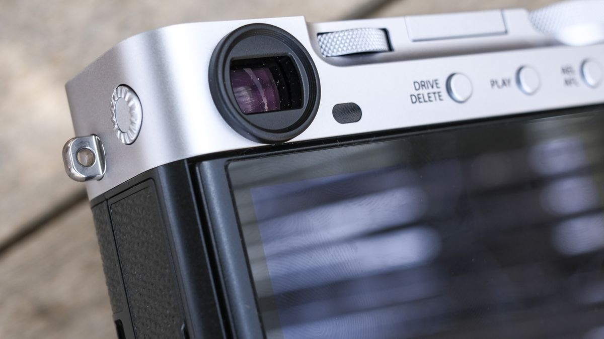 Closeup of the Fujifilm X-E5's viewfinder
