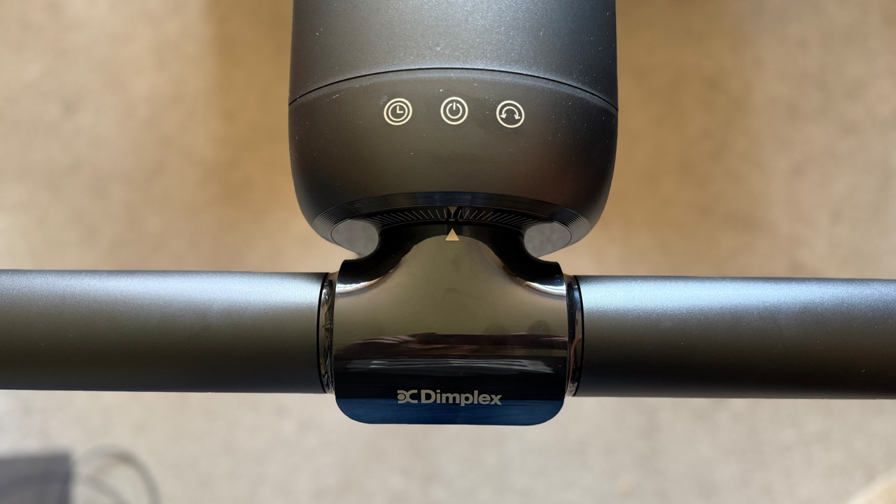 The controls on top of the Dimplex FlexBlade
