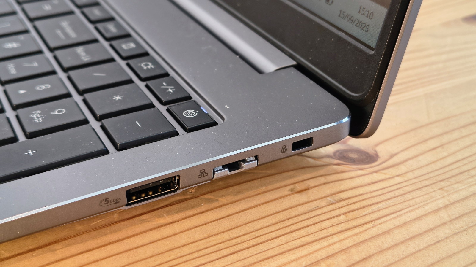 ASUS ExpertBook P3