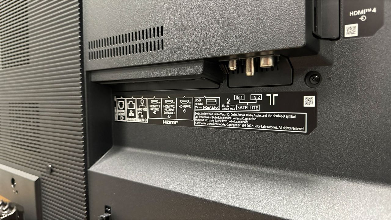 4K TV: Panasonic MZ980