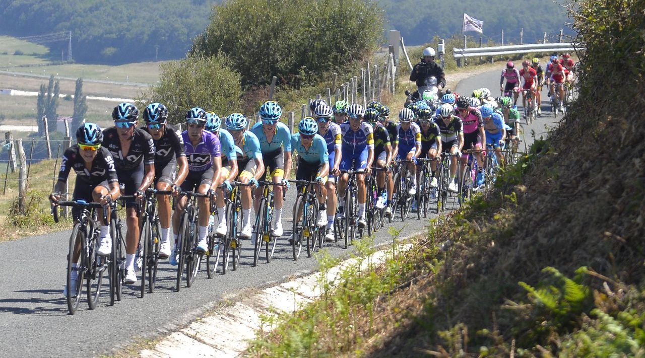 Kenny Elissonde leads the Sky train into the final climb
