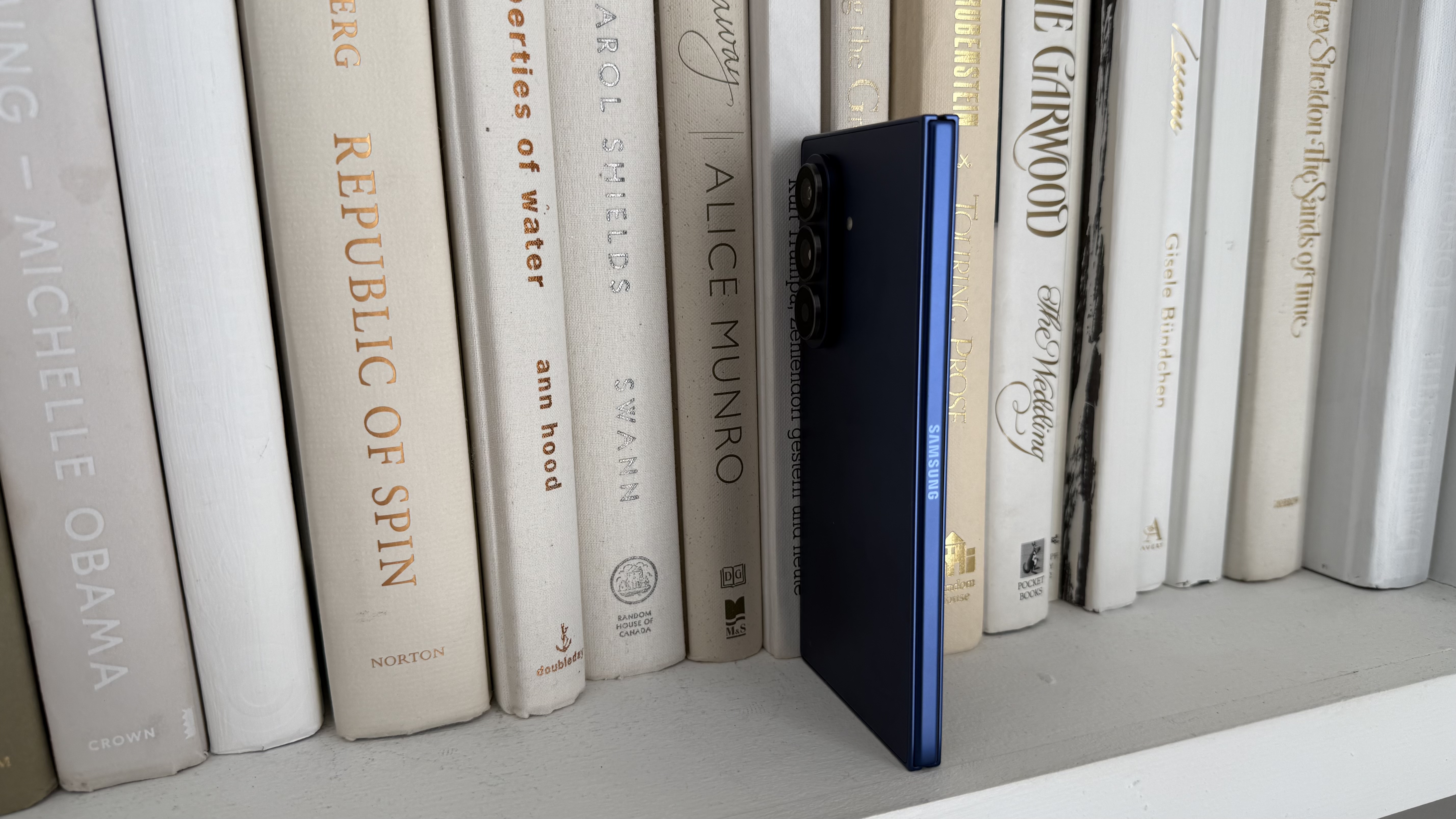 Samsung Galaxy Z Fold 7 Blue Shadow