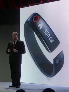 Tim Alessi from LG Home Entertainment introduces Lifeband Touch.