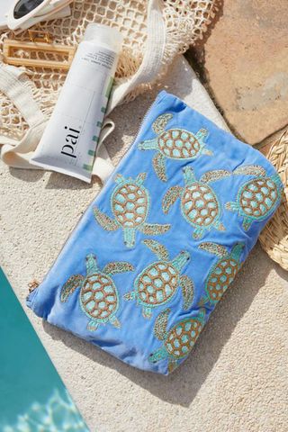 Elizabeth Scarlett Turtle Conservation Everyday Pouch