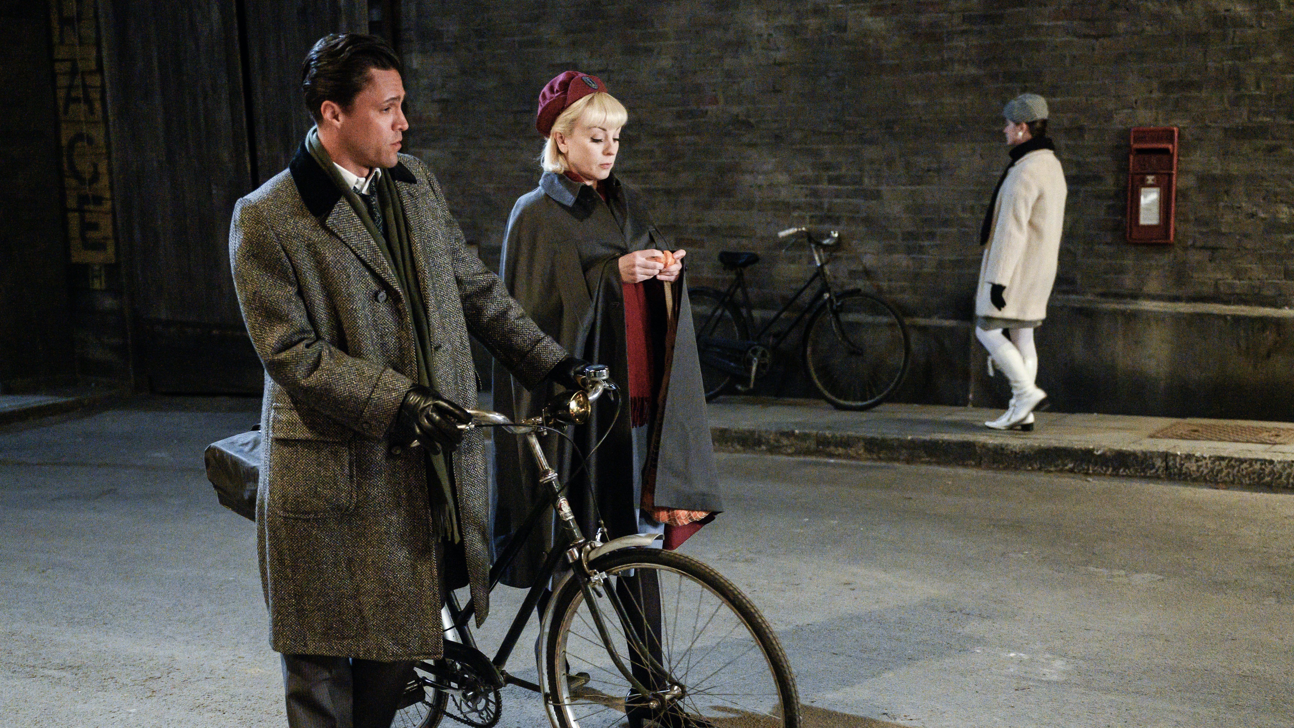 Olly Rix and Helen George in Call the Midwife.