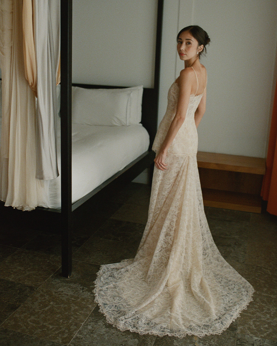 Alexis in her Lein dress.